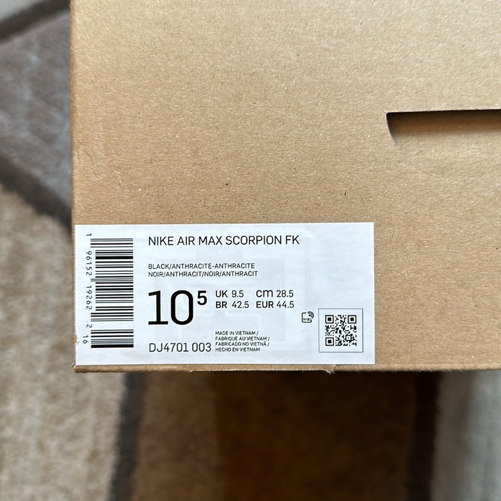 NIKE AIR MAX SCORPION - Picture 9 of 9